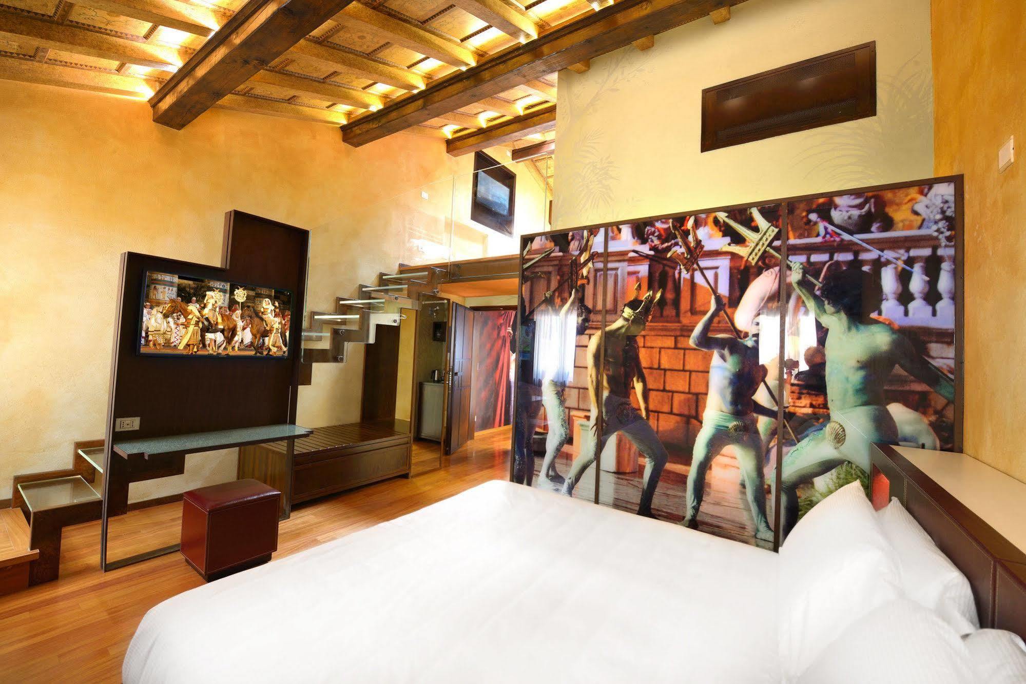 Centre And Guest house 2*